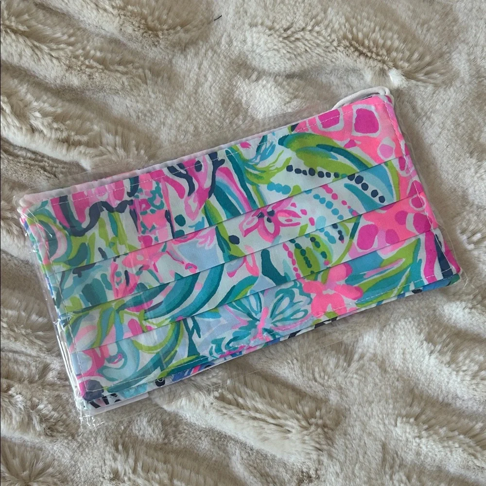 Lilly Pulitzer Pink Floral Fabric Face Mask Set of Three. NWT.